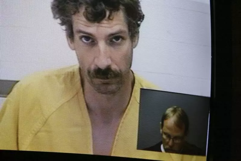 U.S. serial killer awaiting execution dies in hospital