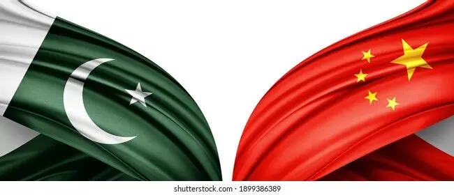 China pledges more assistance to Pakistan in fighting COVID-19