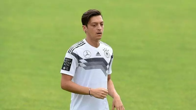 Oezil Rules out Germany Return as he Signs with Fenerbahce