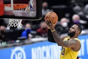 NBA roundup: LeBron James nets season-high 46 at Cleveland