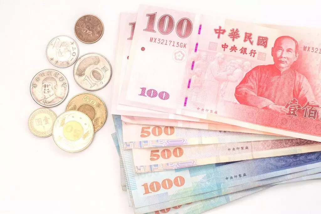 China, Canada extend currency swap deal China, Canada extend currency swap deal