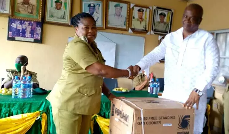 Controller corrections counsels staff on cordiality at work