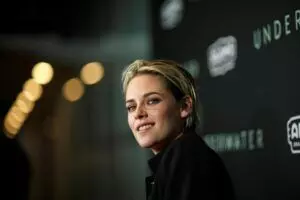 ‘Happiest Season’ spotlights LGBT love in Christmas rom-com