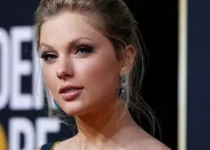 Taylor Swift voted artist of year for sixth time at American Music Awards