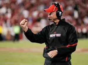 Ex-Auburn coach Tuberville wins U.S. Senate seat