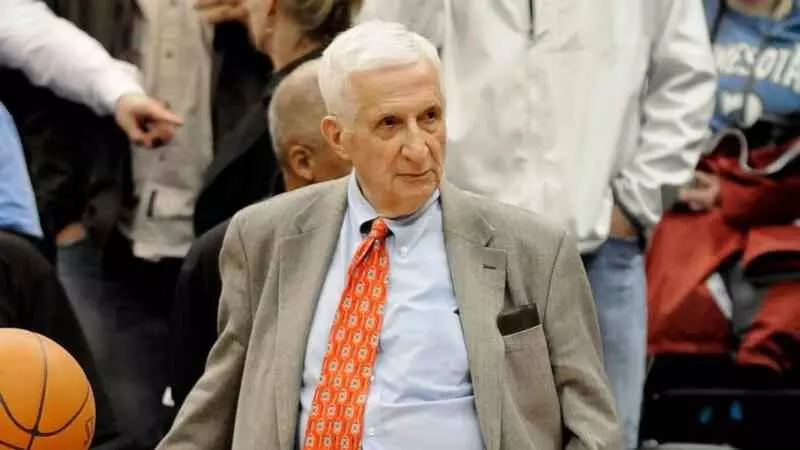Heralded sportswriter Sid Hartman dies at age 100