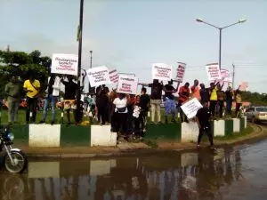 Badagry youths protest against alleged multiple checkpoints on Expressway