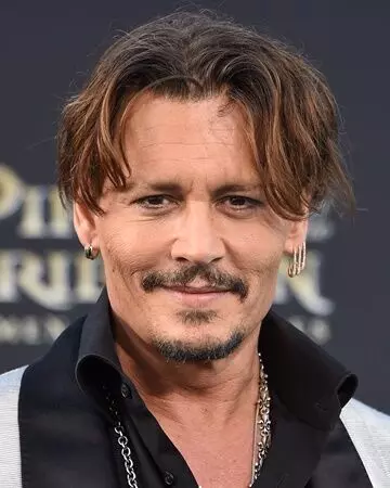 Actor Depp takes on UK tabloid