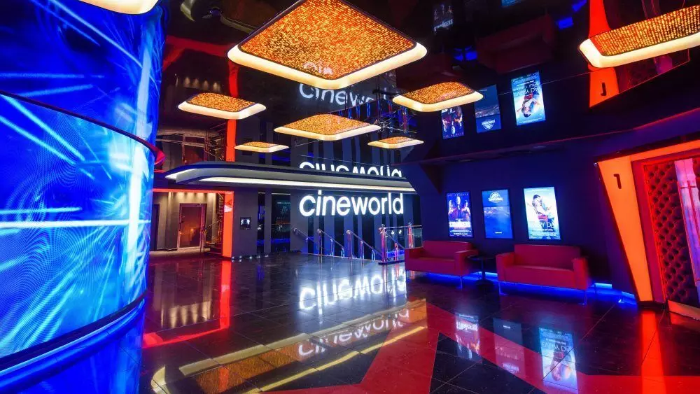 Cineworld delays reopening