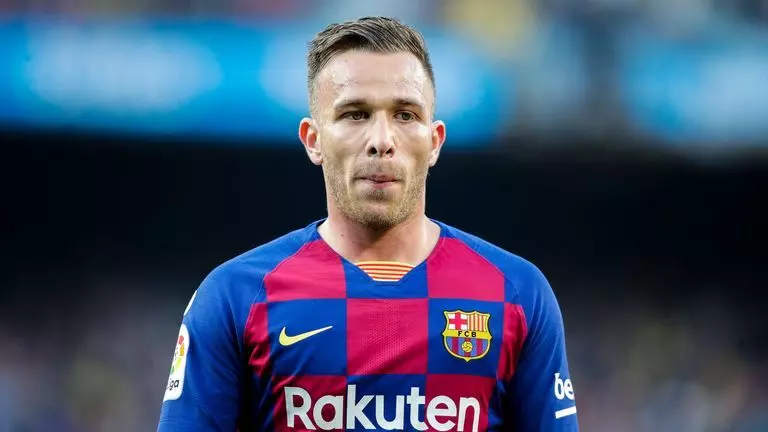 Barcelona accepts Juventus transfer offer on Arthur