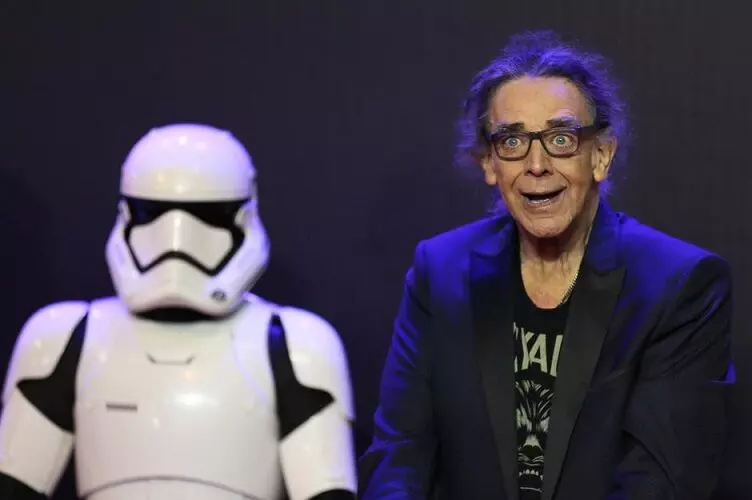 Actor Peter Mayhew who played Chewbacca in `Star Wars’ dies Actor Peter Mayhew who played Chewbacca in `Star Wars’ dies