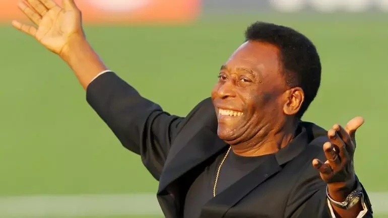 Soccer legend, Pele leaves hospital in France