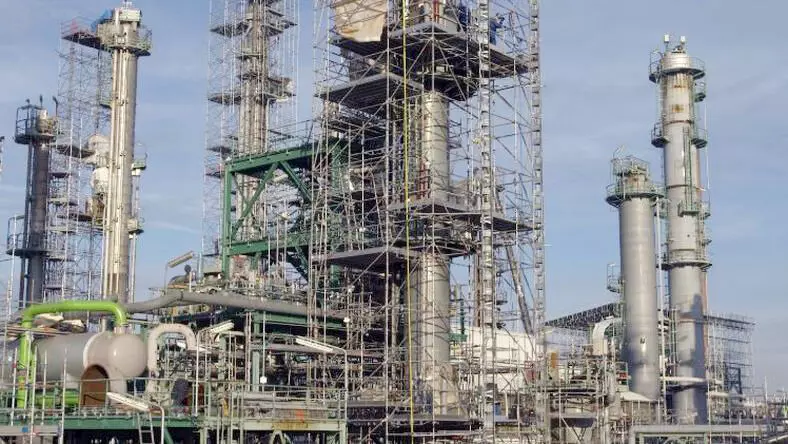 FG begins rehabilitation of Port Harcourt refinery FG begins rehabilitation of Port Harcourt refinery