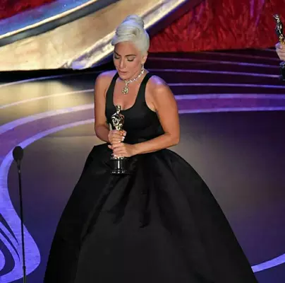 Fashion surprises, steamy performance, other moments at 2019 Oscars