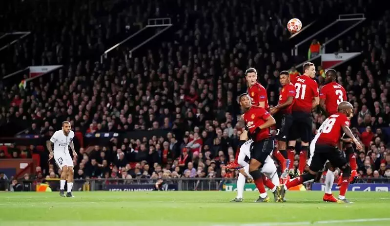 Manchester United Q2 revenue rises, affirms year forecast