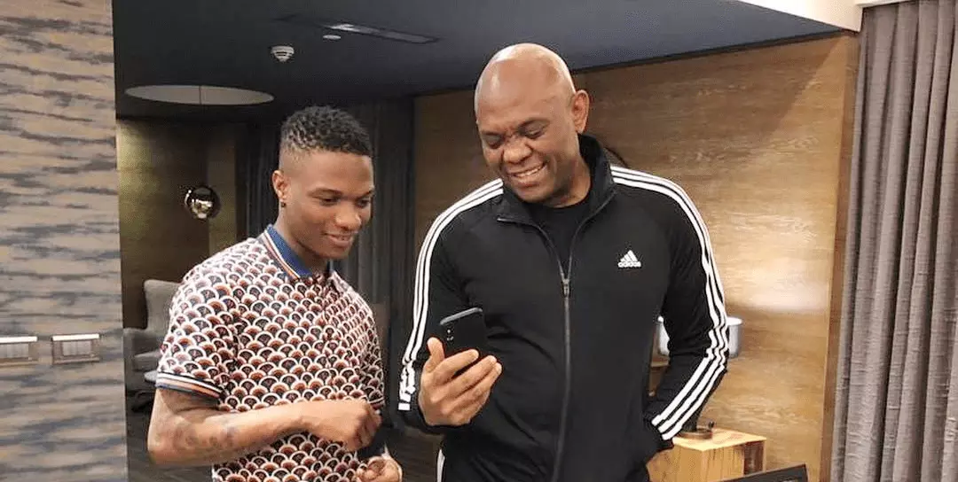 Tony Elumelu, Wizkid hangs out