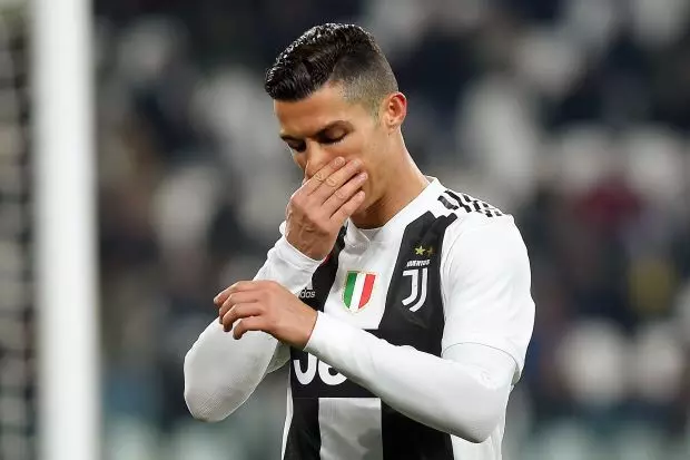 Ronaldo misses penalty kick as Juve beat bottom side Chievo Ronaldo misses penalty kick as Juve beat bottom side Chievo