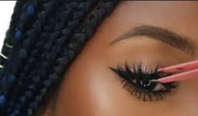 Improper fixing of eyelashes causes increasing cases of trauma, Optometrist alerts