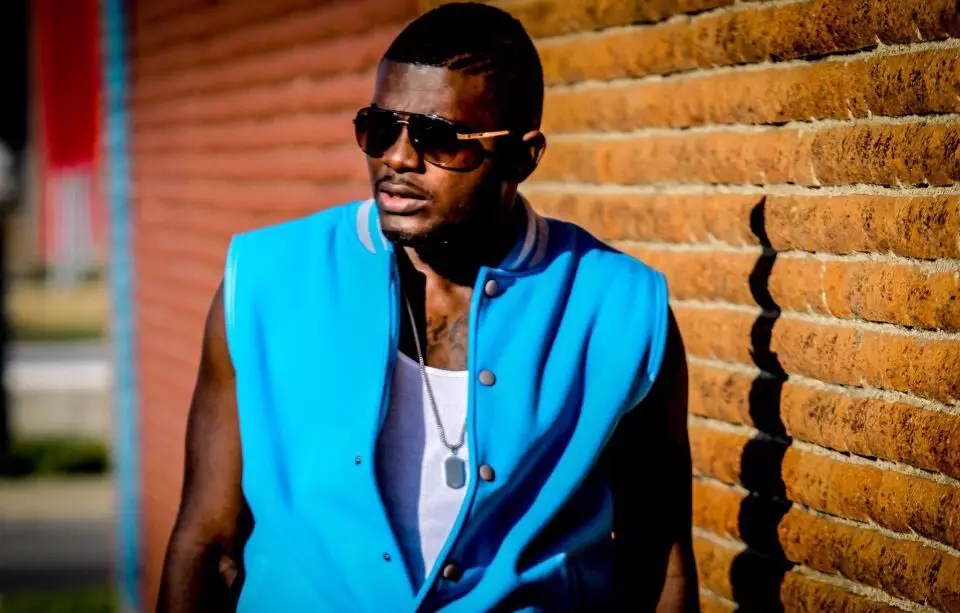 Kelly Handsome drops new single, “Give Them”