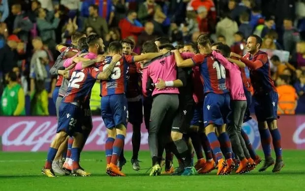 Copa del Rey: Barca lose to Levante but late goal boosts second-leg hopes