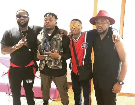 Wizkid performs at Olamide’s concert, Nigerians react Wizkid performs at Olamide’s concert, Nigerians react