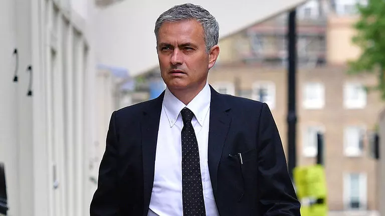 Mourinho leaves United after poor start to season