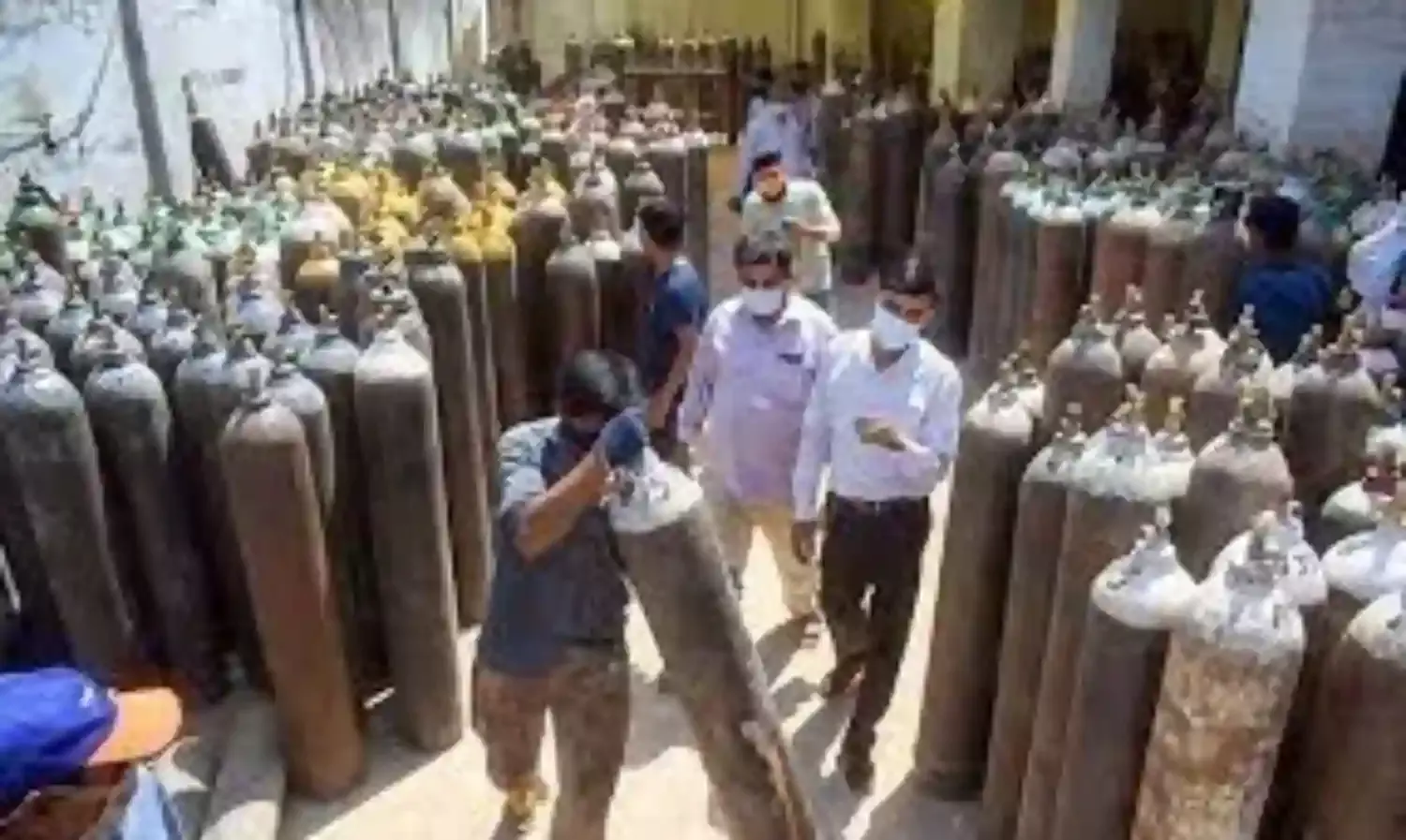 Indian Increases States’ Oxygen Quota Amid Surge in COVID-19 Cases