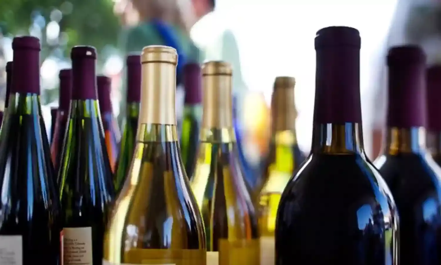 Paris Extends Alcohol Ban Due to Pandemic