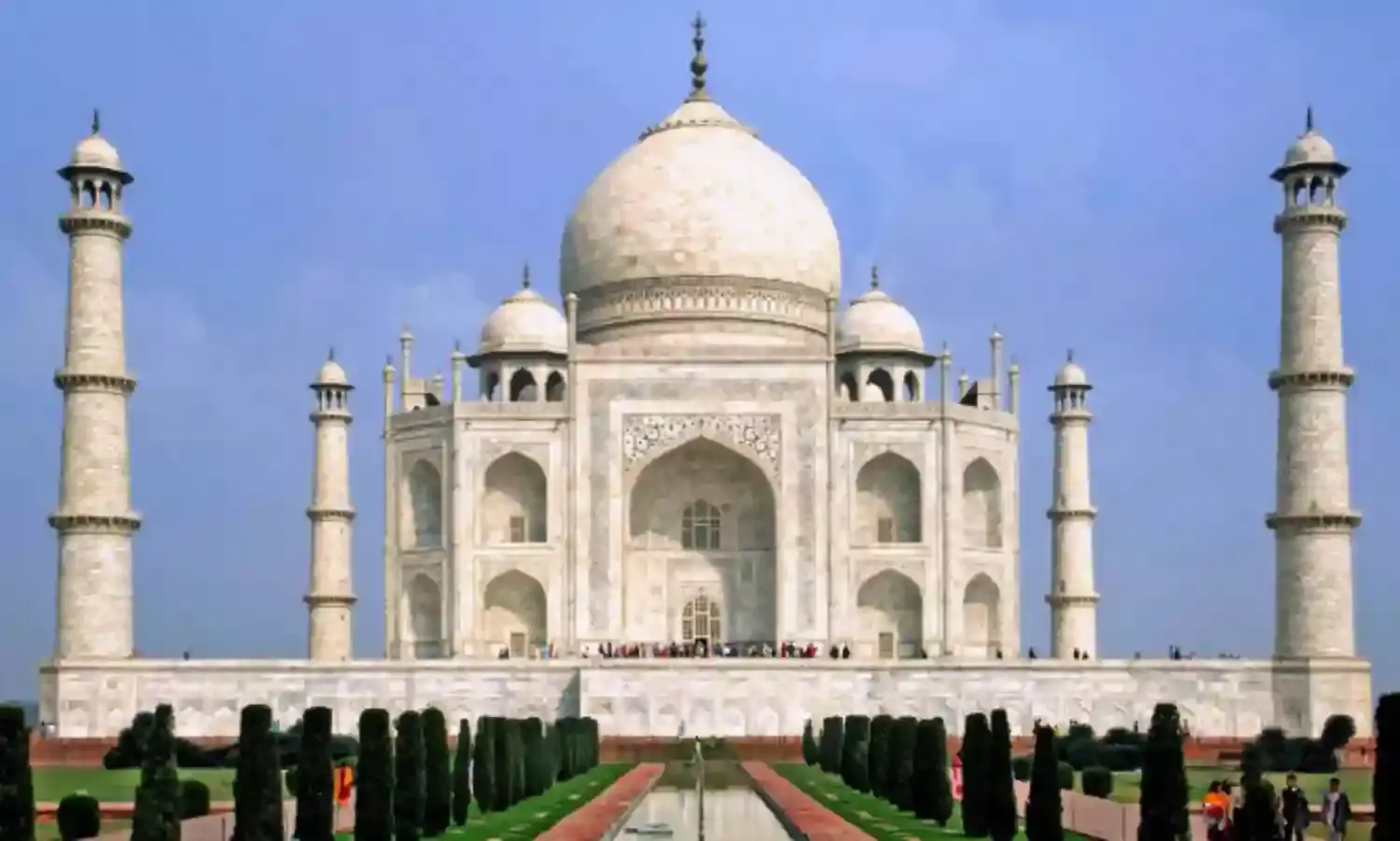 India Shuts Down Taj Mahal