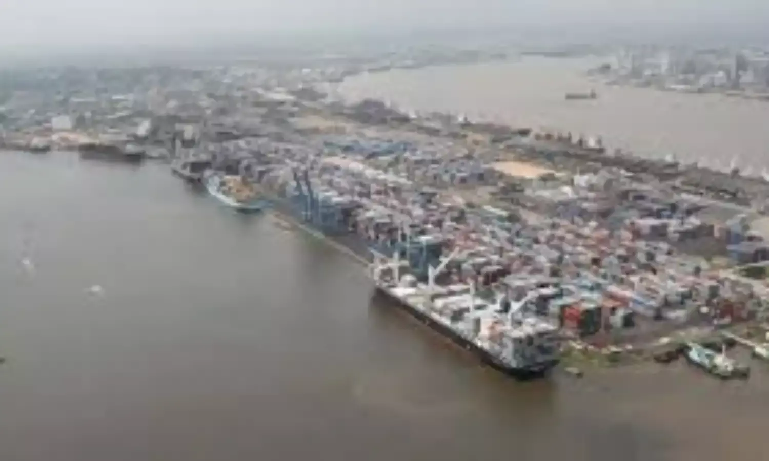 17 Ships Discharge Petroleum Products at Lagos Port
