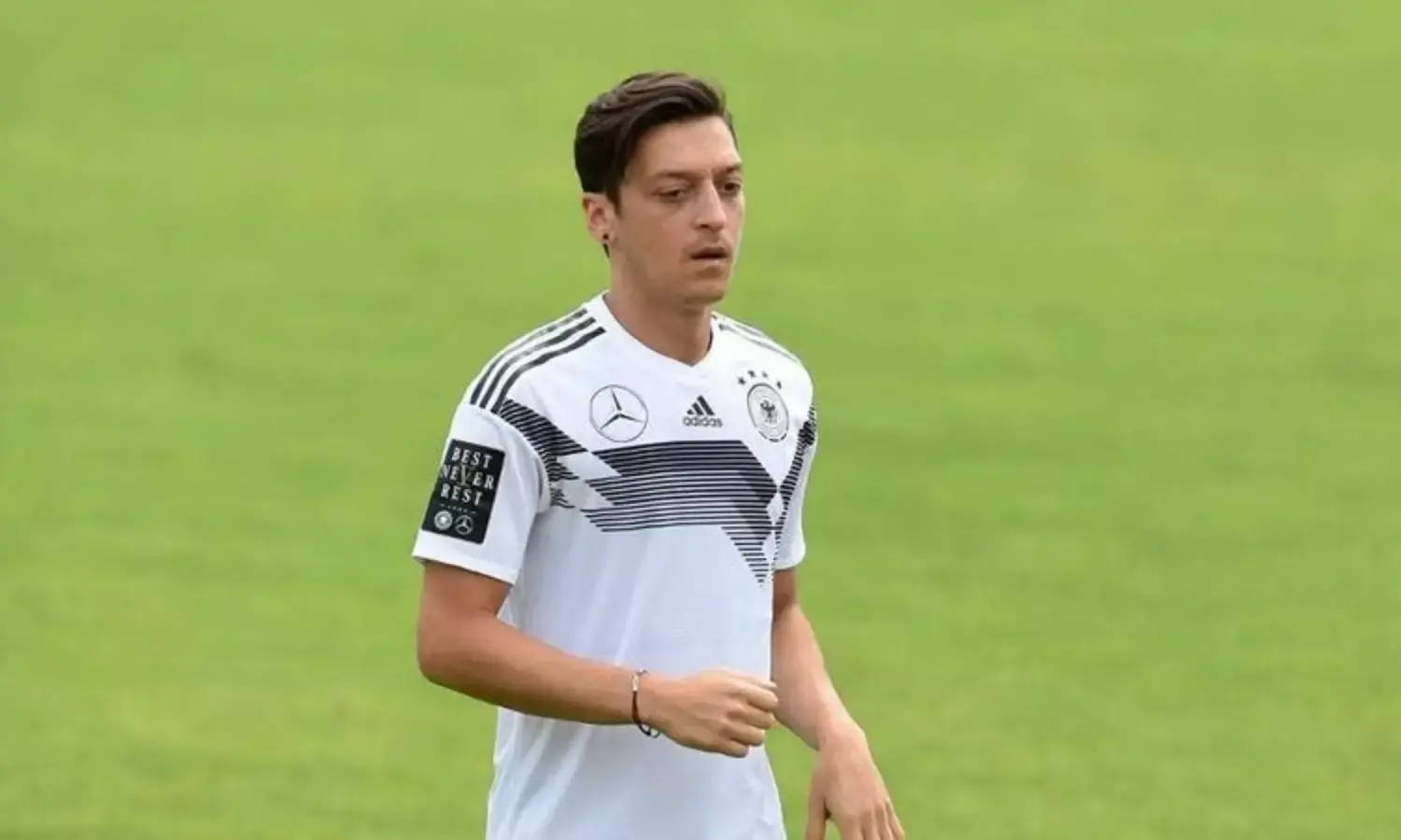 Oezil Rules out Germany Return as he Signs with Fenerbahce