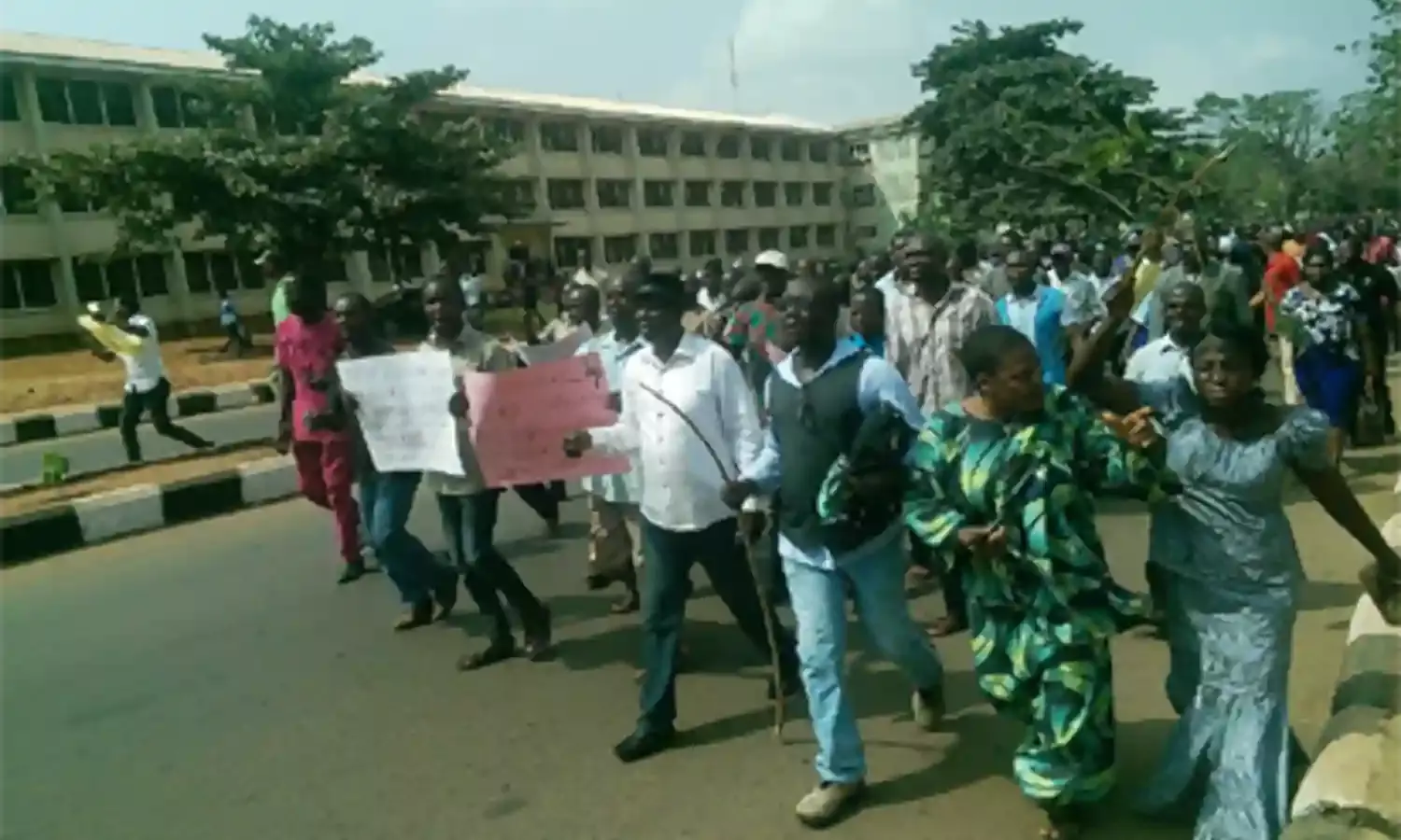 2009 Agreement: UNN non-academic staff begin three-day protest