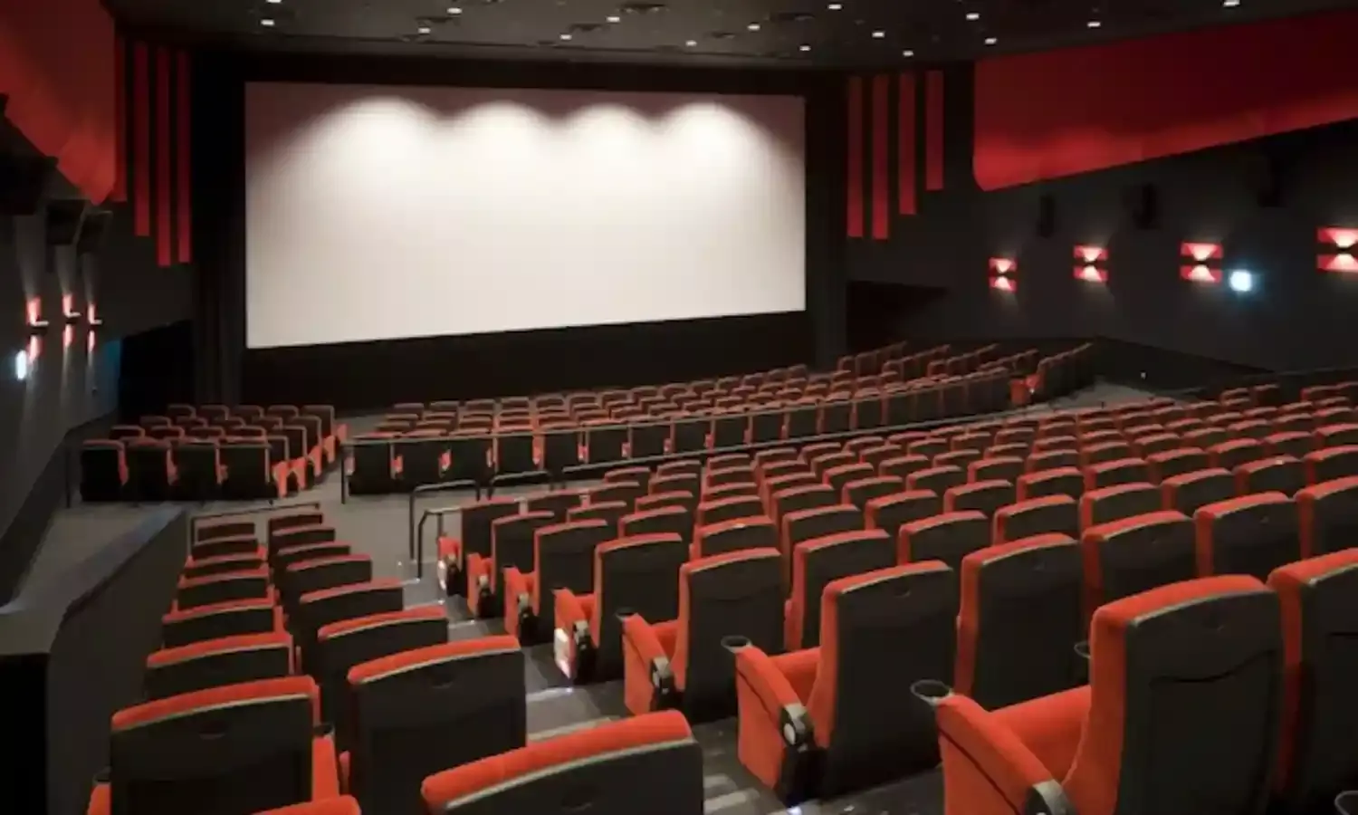 U.S. movie theatres prepare to switch the lights back on