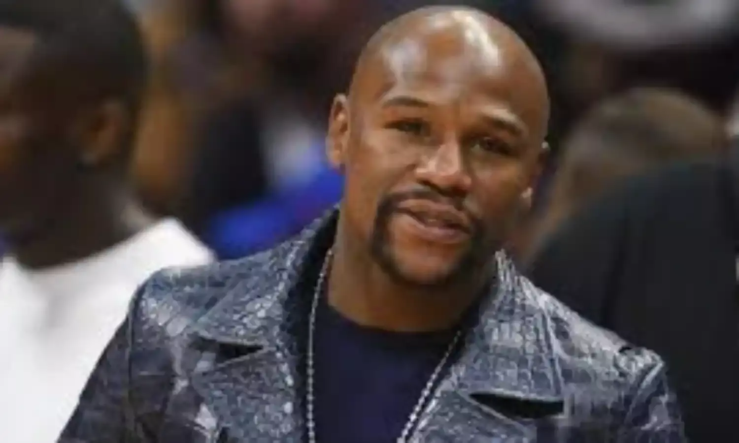 Mayweather to return for exhibition bout with YouTuber Logan Paul