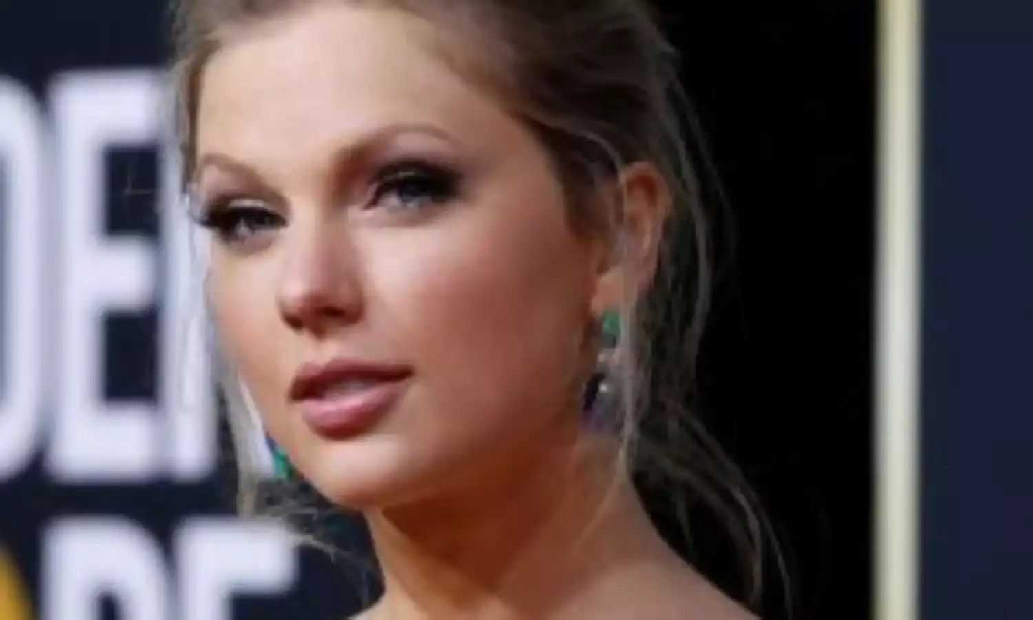 Taylor Swift voted artist of year for sixth time at American Music Awards