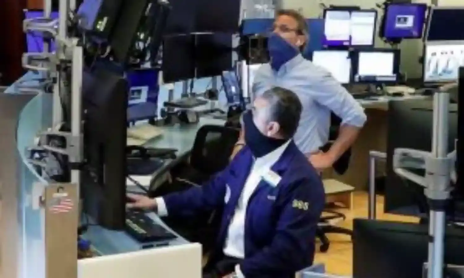 U.S. stock futures dip, Yen gains after final Trump-Biden debate