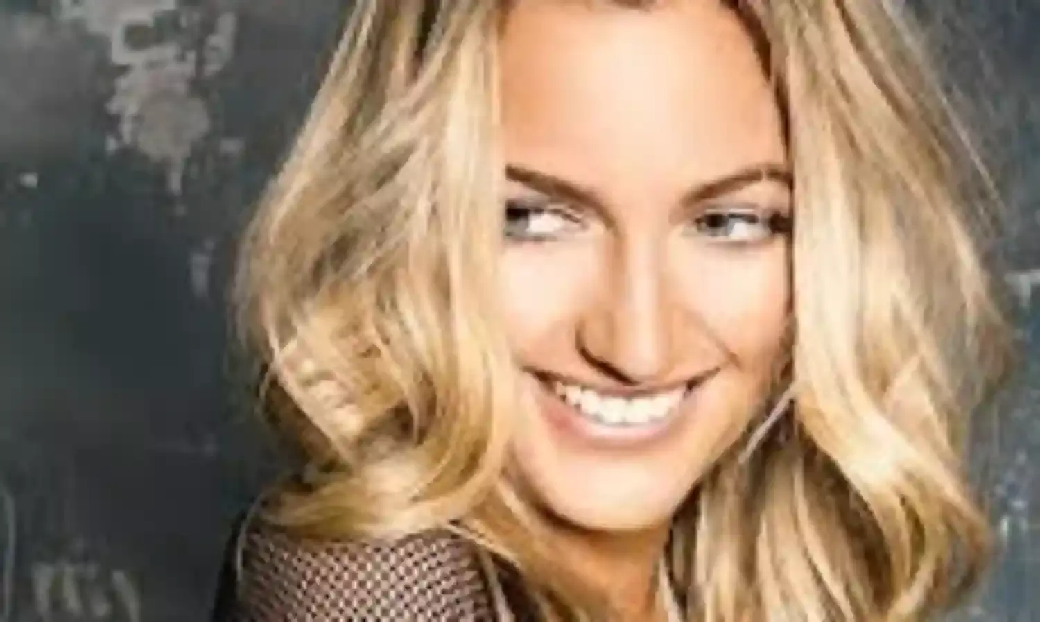 Kvitova reaches fourth round