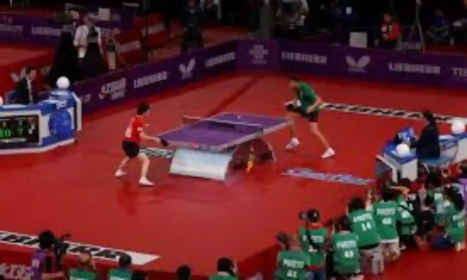 Tennis: Beer-drinking Barty to stay world number one