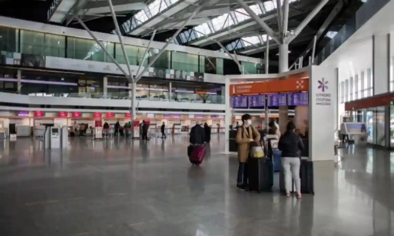 Poland re-introduces ban on flights from 46 countries