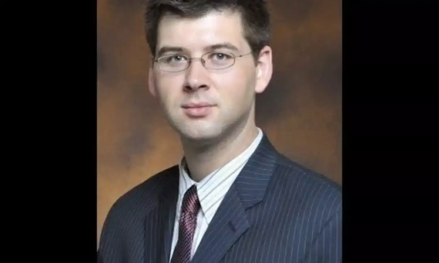 Ex-FBI lawyer to plead guilty to doctoring email in Russia probe of Trump campaign