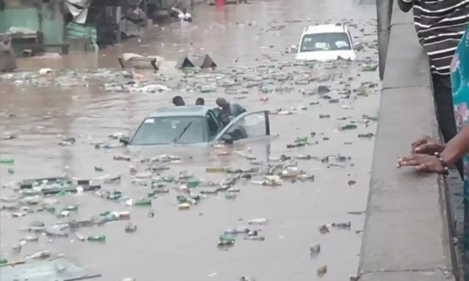 Flood takes over Abeokuta roads.