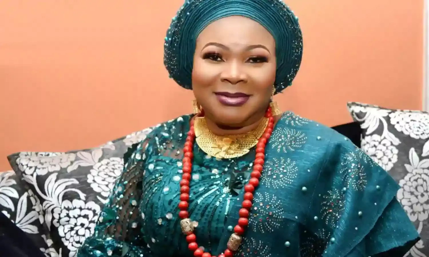 COVID-19: Olori Janet Afolabi donates PPE, Noddles to School for the Blind.