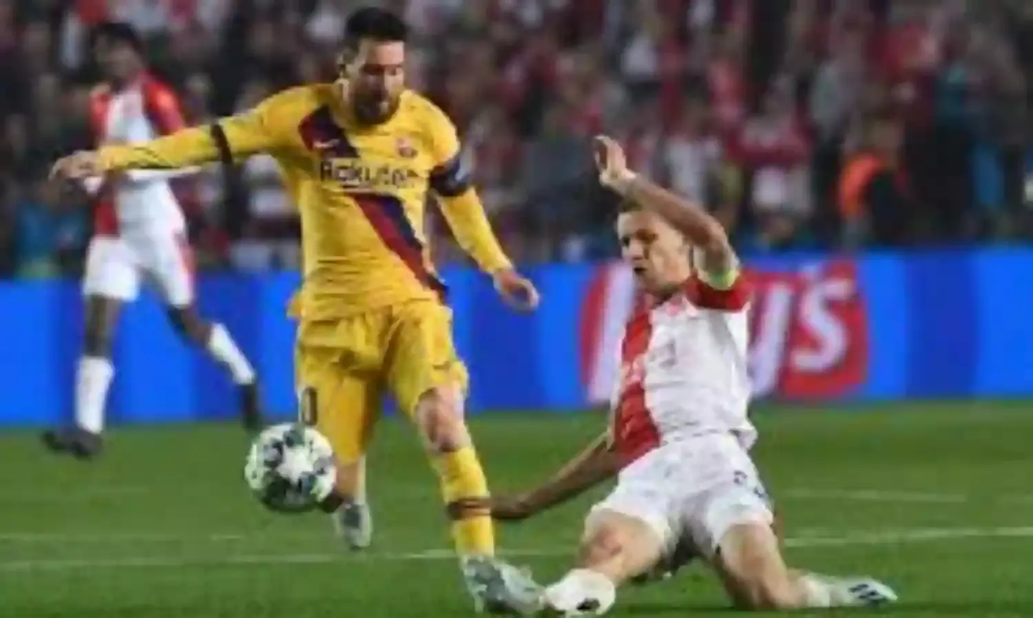 Lionel Messi scores as Barcelona cruise to victory over Slavia Prague in Champions League