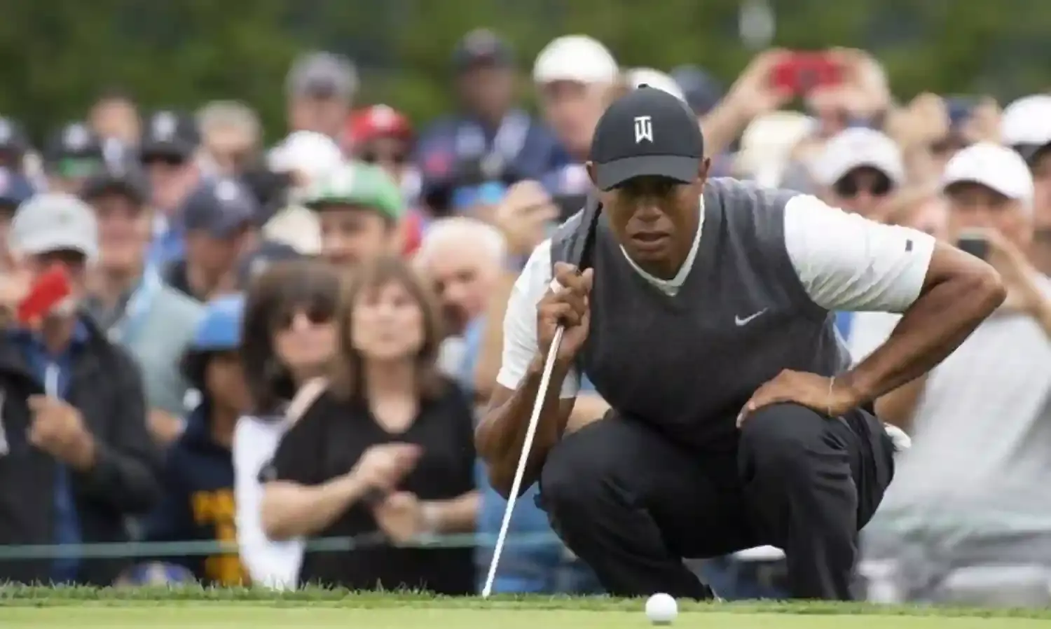 Golf icon, Woods happy to bounce back after knee surgery