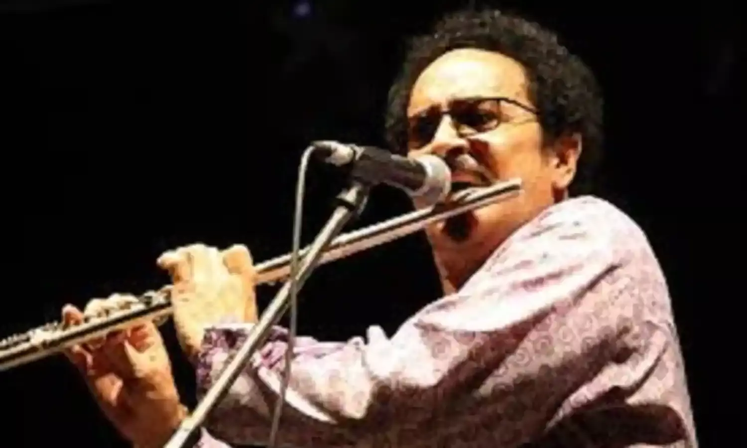 Nigerian Flutist, Tee Mac charges FG to prioritise tackling unemployment over Xenophobia