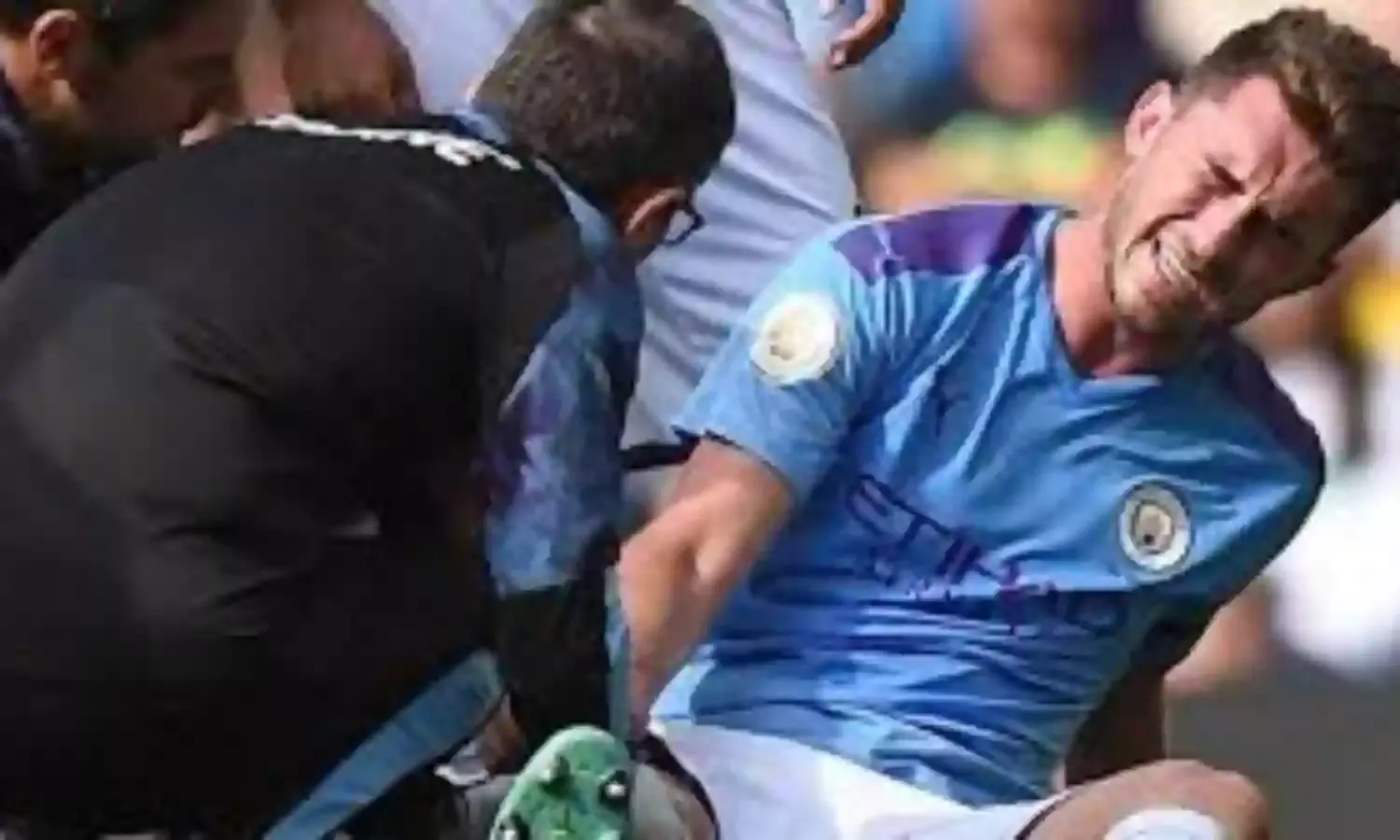 Laportes knee surgery raises serious worry for Man Citys defense 