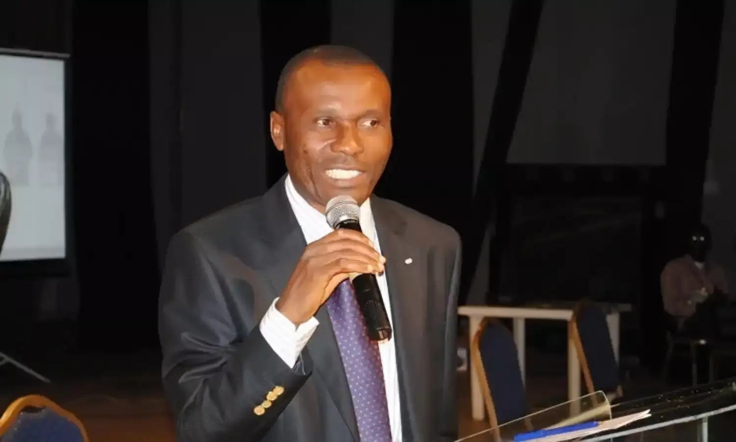 FG trains 201 Niger Delta youths on poultry, fishery, others