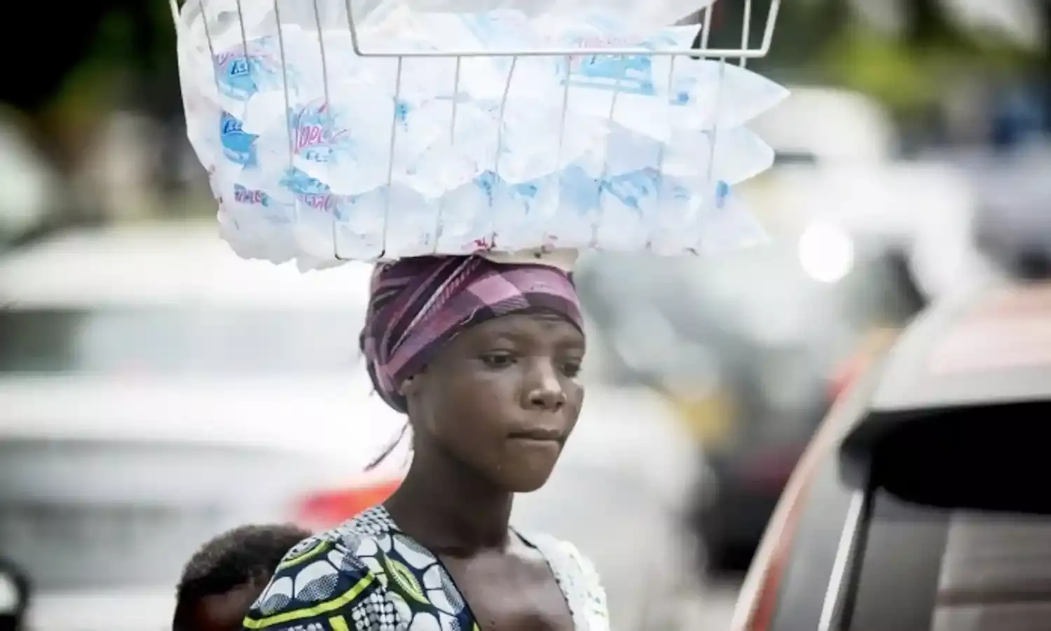 Hot weather: Sachet water vendors make brisk business