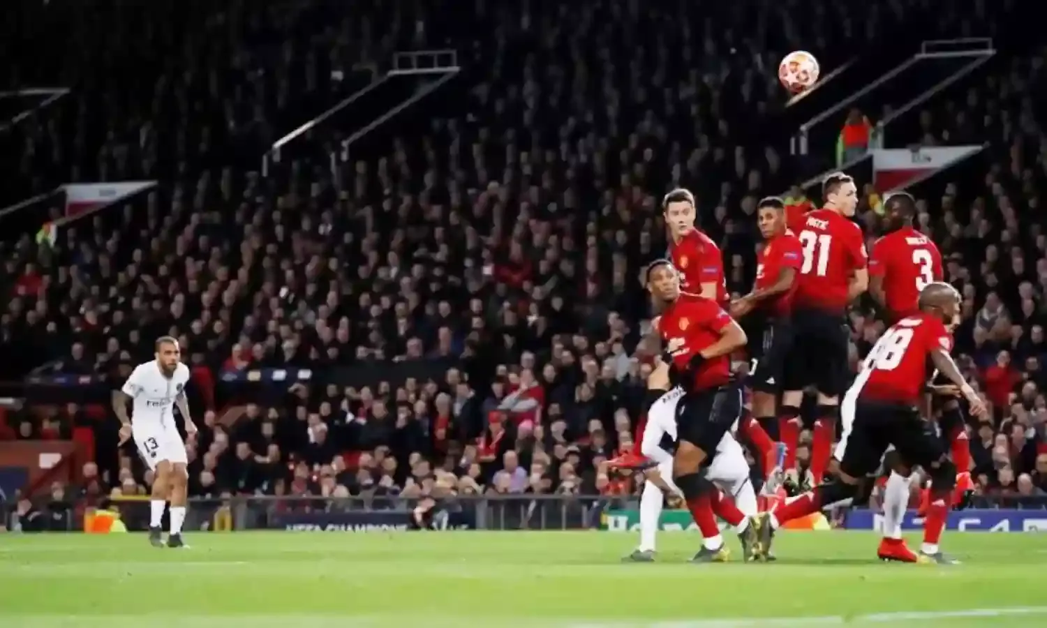 Manchester United Q2 revenue rises, affirms year forecast