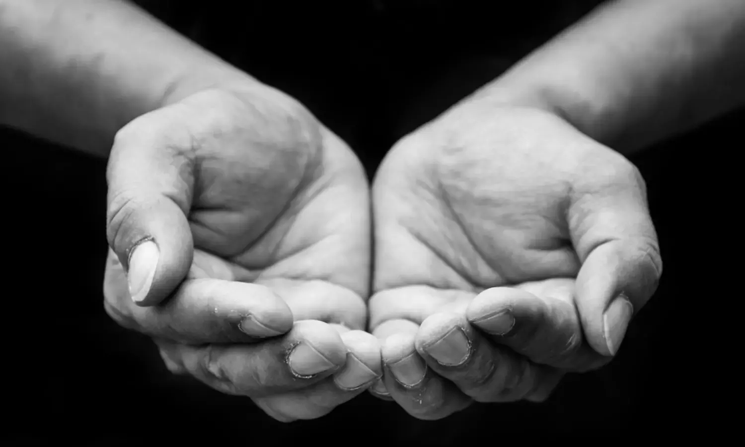 Celebrities raise concerns over begging on social media platforms